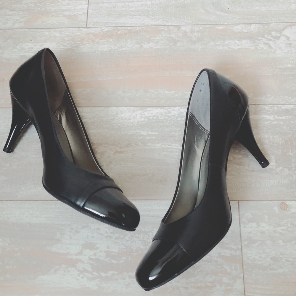 Bandolino Black Heels